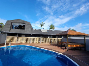 Luxury Bay Vacation Home 5 Ensuites & Pool